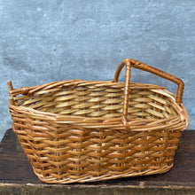 Load image into Gallery viewer, Vintage Wicker Basket Rattan Wine Bottle Holder & Pourer