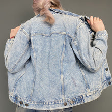 Load image into Gallery viewer, Vintage 80s Stonewash Denim Jacket