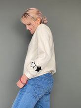 Load image into Gallery viewer, Vintage 90s Japanese Snoopy Jumper Top