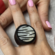 Load image into Gallery viewer, Vintage Black Mother of Pearl Cocktail Ring