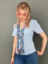 Load image into Gallery viewer, Vintage 80s Pale Blue Button & Chain Floral Lace Detailed Blouse Shirt Top