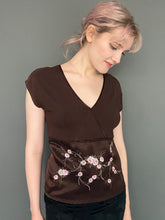 Load image into Gallery viewer, Vintage 90s Brown Satin Floral Embroidered Short Sleeve V-Neck T-Shirt Top