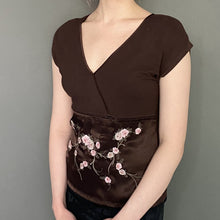 Load image into Gallery viewer, Vintage 90s Brown Satin Floral Embroidered Short Sleeve V-Neck T-Shirt Top