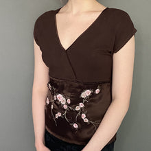 Load image into Gallery viewer, Vintage 90s Brown Satin Floral Embroidered Short Sleeve V-Neck T-Shirt Top