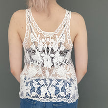 Load image into Gallery viewer, Vintage 90s White Crochet Lace Sleeveless Top