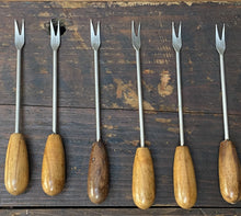 Load image into Gallery viewer, Vintage Retro Mid-Century Wooden Teak Fish Shaped Cocktail Canapé Stick's