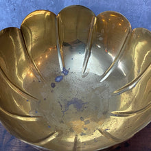 Load image into Gallery viewer, Vintage Brass Plant Pot Planter