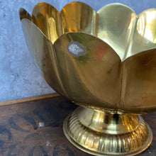 Load image into Gallery viewer, Vintage Brass Plant Pot Planter