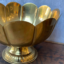 Load image into Gallery viewer, Vintage Brass Plant Pot Planter