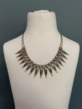 Load image into Gallery viewer, Vintage Gold Feather Leaf Chain Necklace