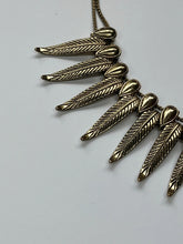Load image into Gallery viewer, Vintage Gold Feather Leaf Chain Necklace
