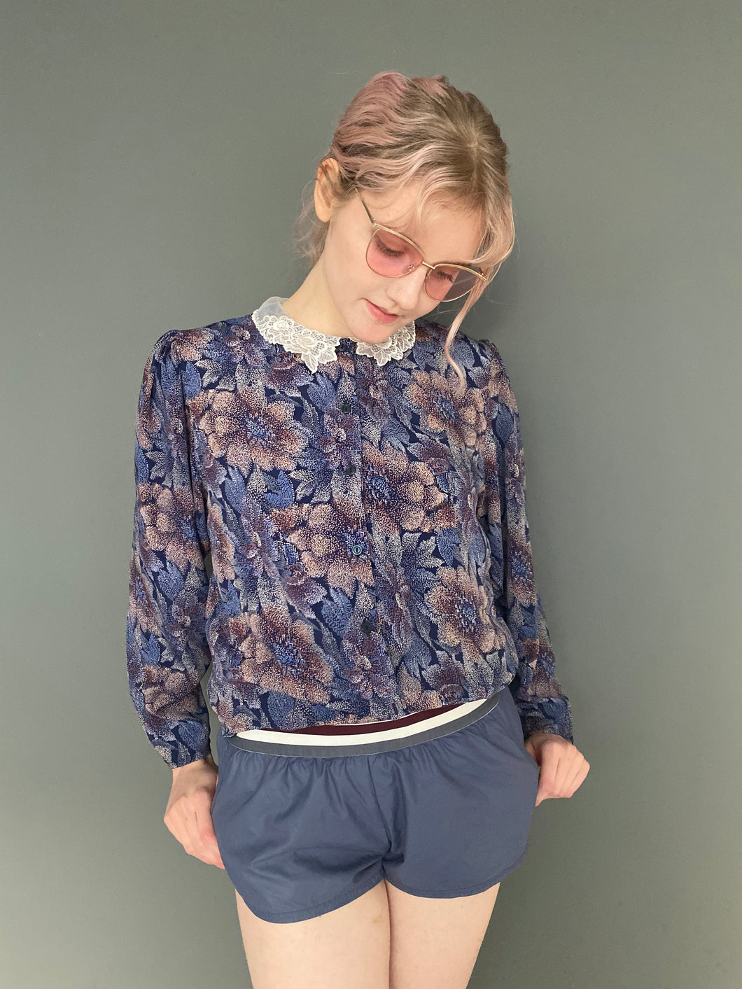 Vintage 90s Blue Floral Print Lace Collar Blouse Top