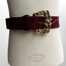 Load image into Gallery viewer, WINDSMOOR womens vintage 1980’s plum burgundy suede belt with gorgeous decorative gold tone statement buckle.
