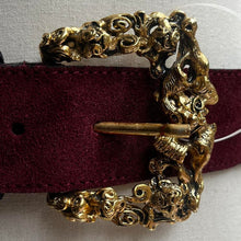 Load image into Gallery viewer, WINDSMOOR womens vintage 1980’s plum burgundy suede belt with gorgeous decorative gold tone statement buckle.
